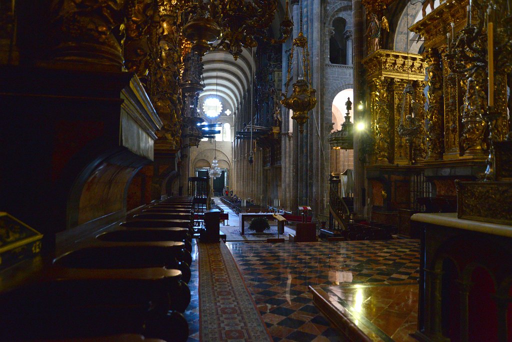 33 Santiago, interno della catedrale.JPG